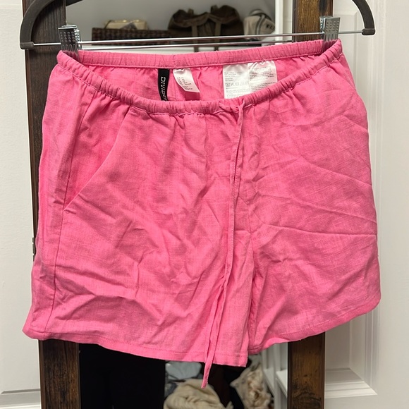 H&M Linen Shorts - Picture 1 of 3